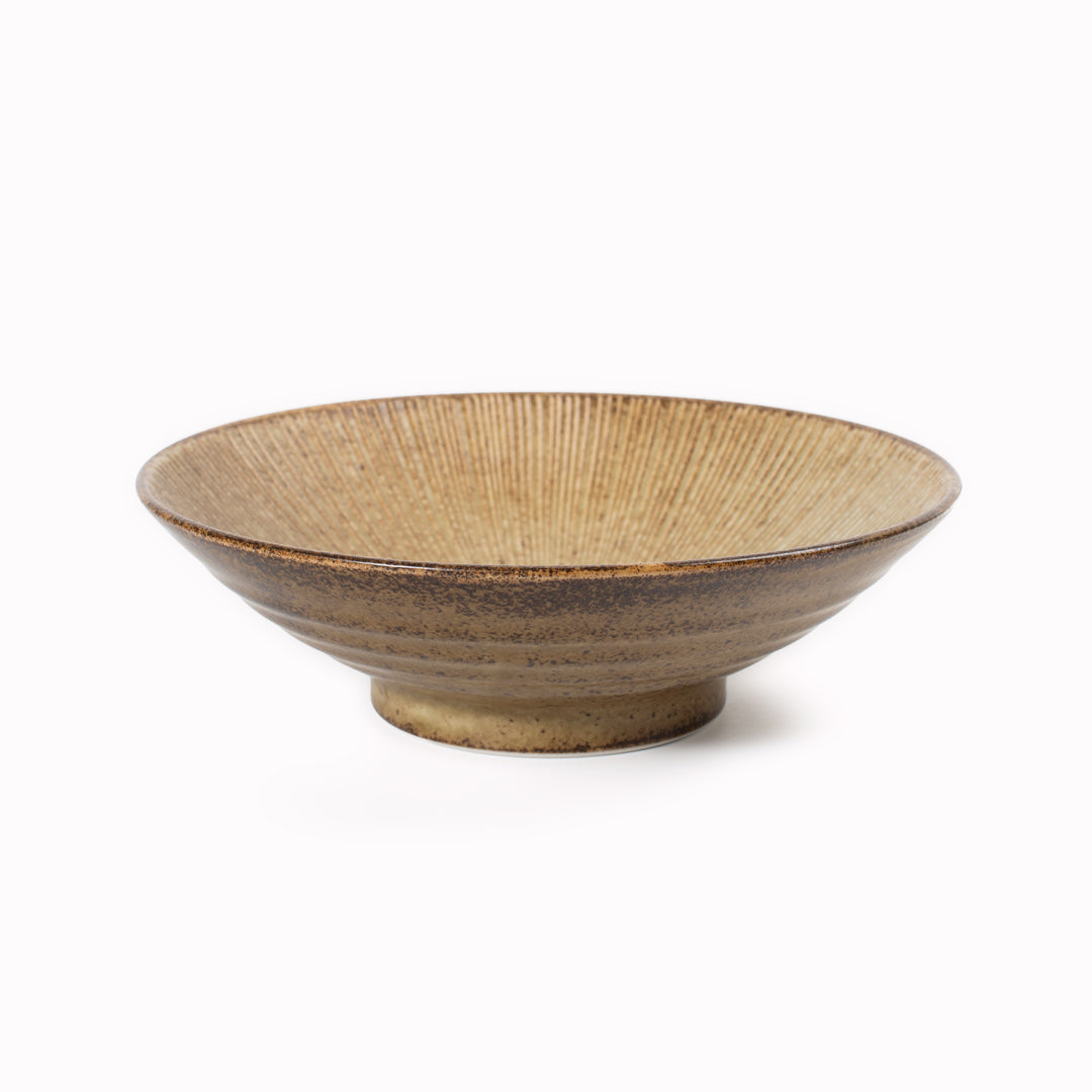 A stunning Japanese Mino ware Ramen bowl featuring a matt brown glaze with striking&nbsp; etched lines.