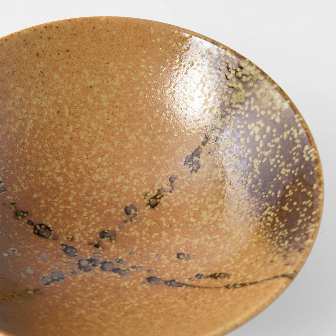 A hand finished Japanese ramen bowl finished in a country-style glaze with embossed line-work - Perfect for noodles, the bowl is around 8cm high and 25cm in diameter.