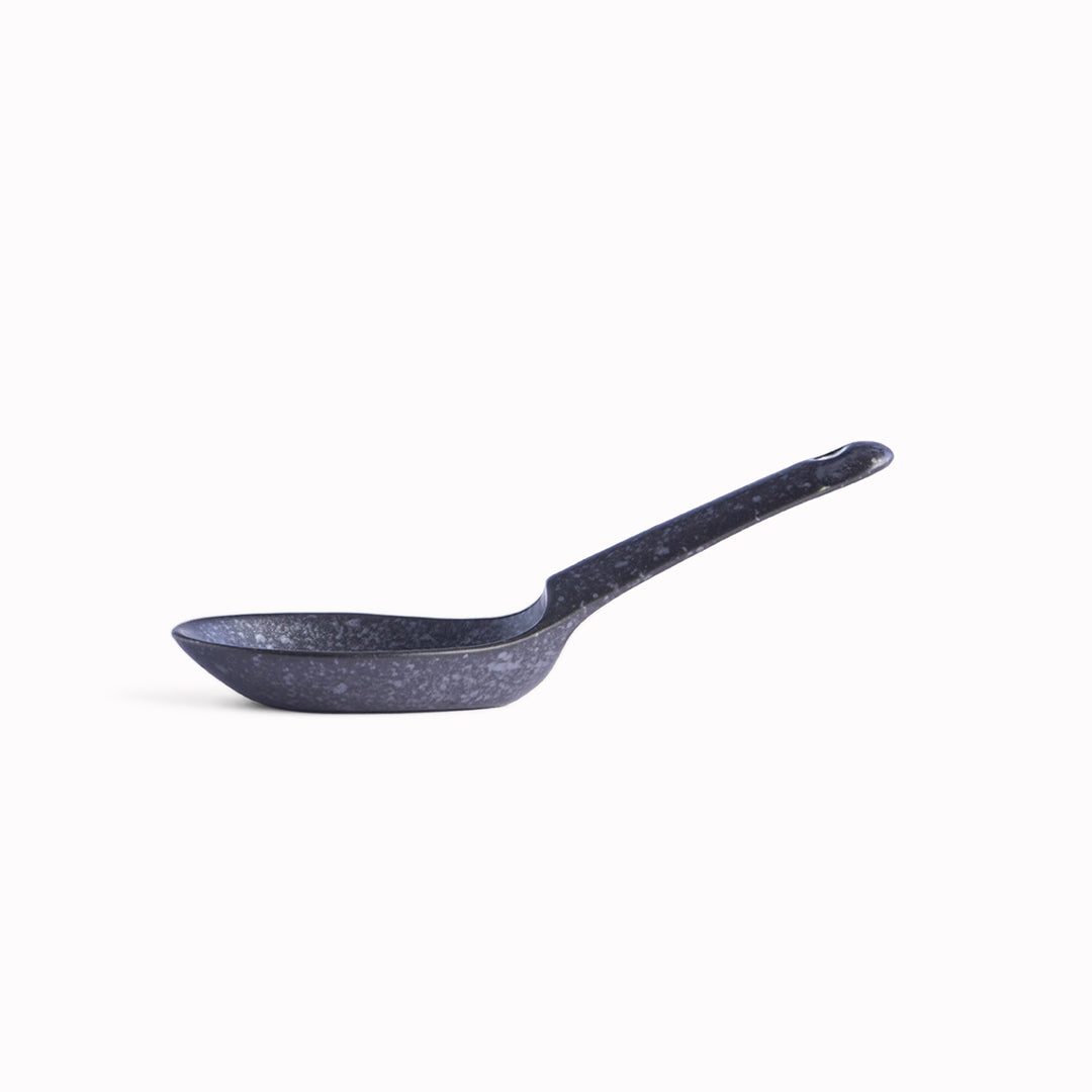 A ceramic soup spoon perfect for Ramen! 15cm long in a matt black glaze, made of 'Minoyaki' porcelain, fired at a high temperature and hand finished in Gifu prefecture, Japan.