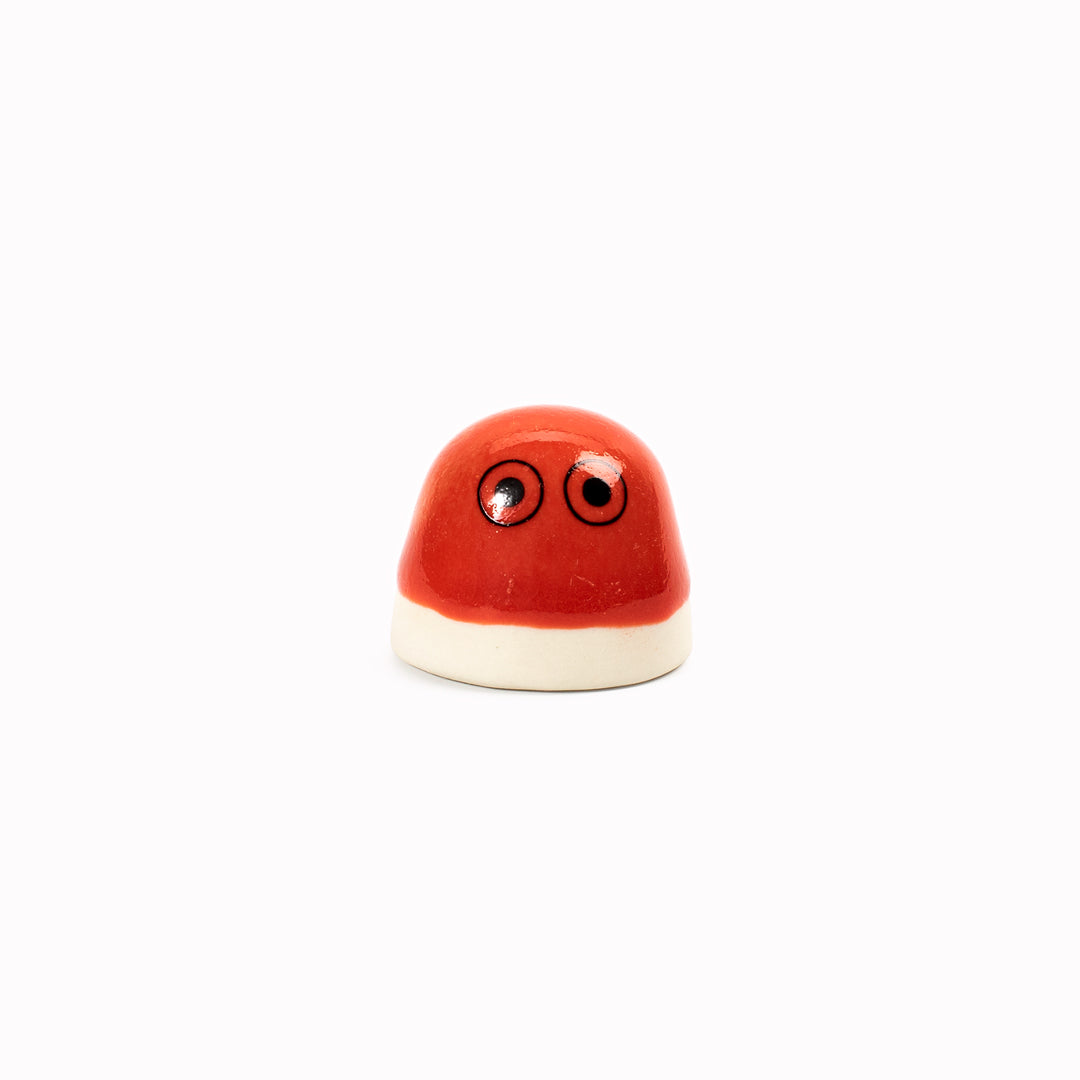 Familia Dot | Ceramic Figurine | Reds