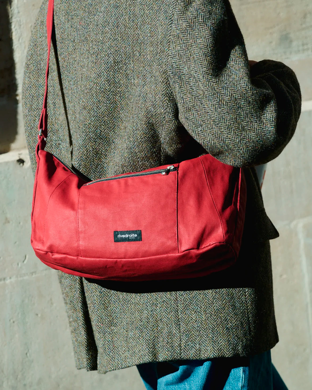 The Mini Charlot is a compact shoulder bag large enough for all your daily essentials. For AW26 the bag is made from a 100% organic cotton canvas fabric with a water resistant coating