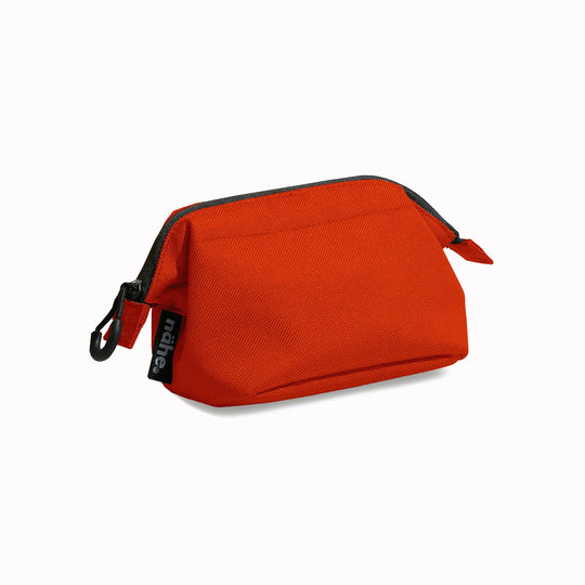 A highly versatile small soft carry case from Hightide Nahe, Japan. The polyester pouch is suitable for storing small tech, cables and more