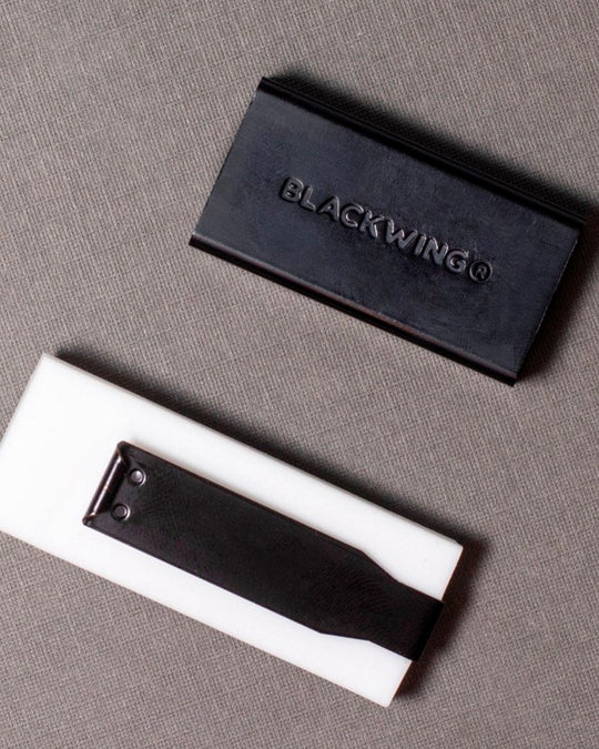 A must-have for artists and writers. Soft eraser that cleanly removes graphite markings from paper.&nbsp;