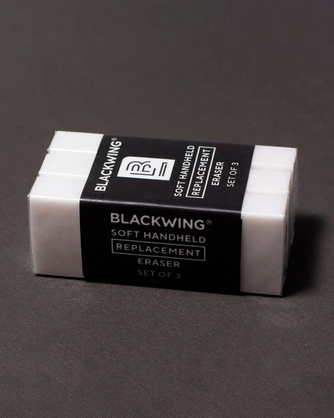 A must-have for artists and writers. Soft eraser that cleanly removes graphite markings from paper.&nbsp;