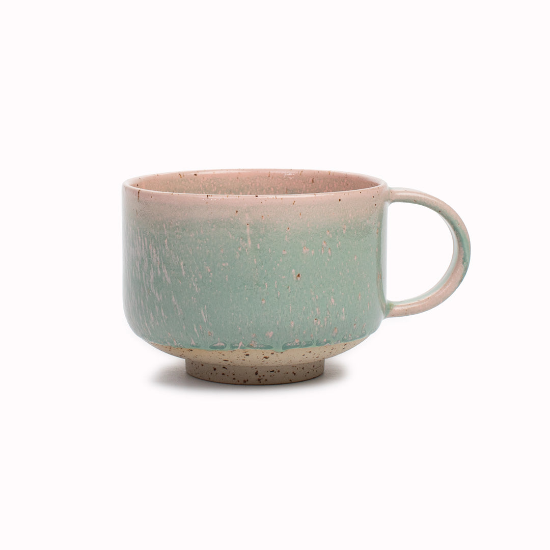 
The Rose Leaf Mion Mug is a large thick glazed stoneware mug, ideal for hot chocolate, soup, long lattes or anyone that likes a BIG cuppa in the morning.