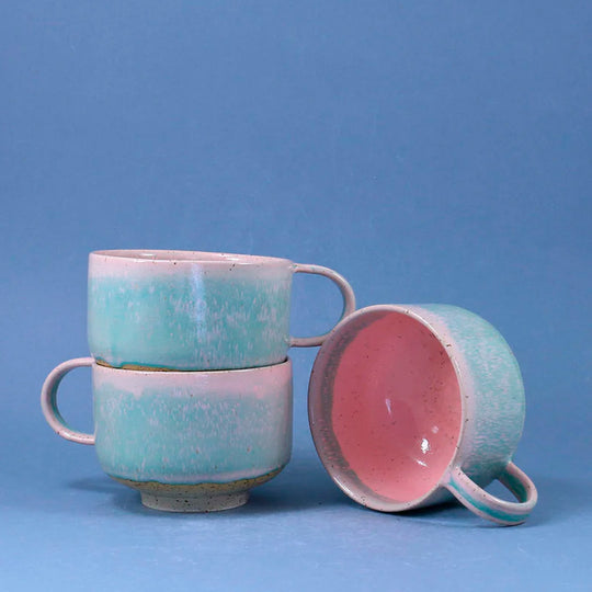The Rose Leaf Mion Mug is a large thick glazed stoneware mug, ideal for hot chocolate, soup, long lattes or anyone that likes a BIG cuppa in the morning.