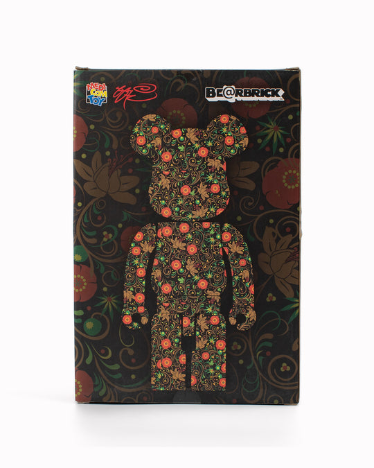 This set pairs the classic Bearbrick form with SSUR’s bold, collage-style aesthetic - loud, chaotic and unmistakably rooted in underground fashion culture.