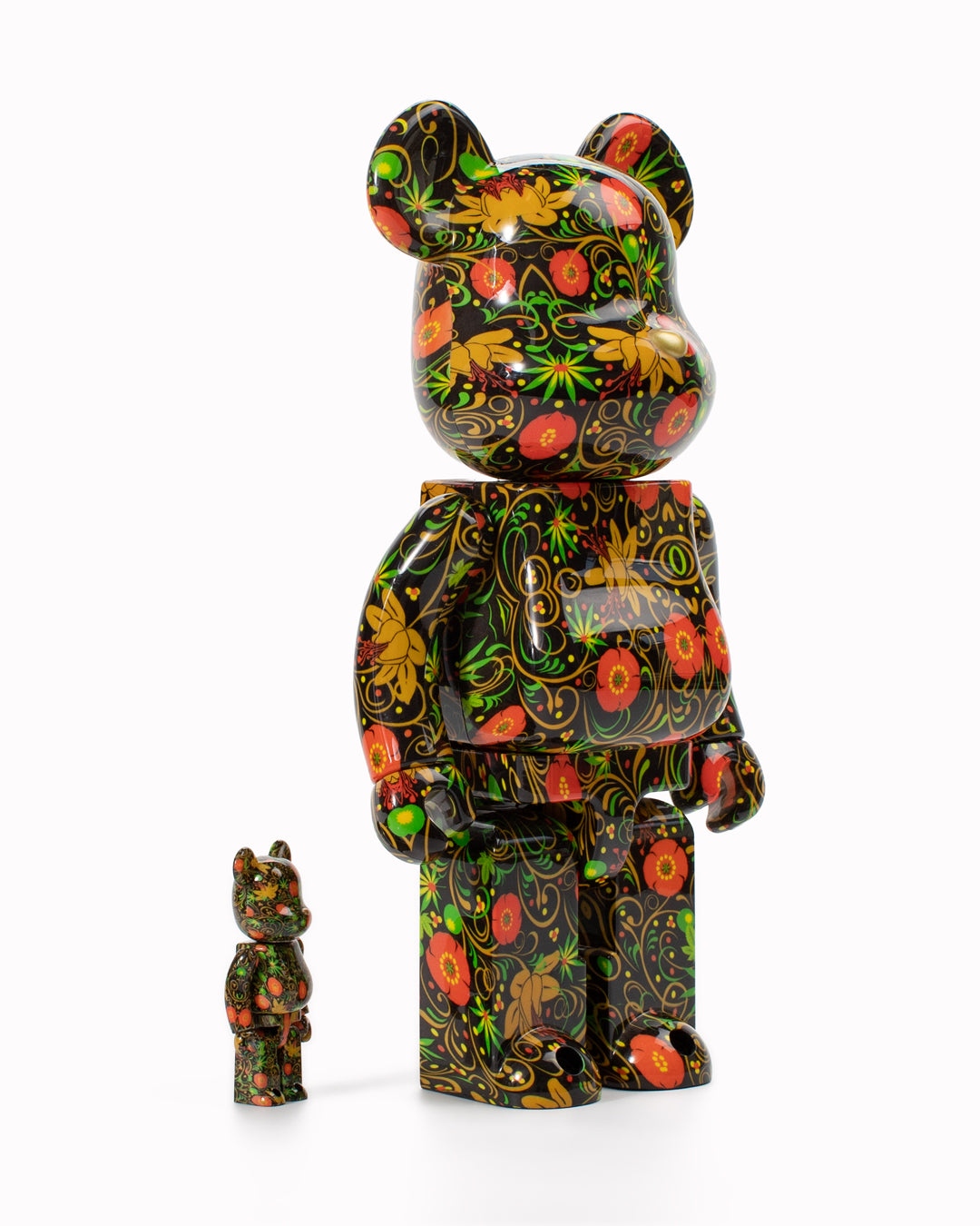 This set pairs the classic Bearbrick form with SSUR’s bold, collage-style aesthetic - loud, chaotic and unmistakably rooted in underground fashion culture.