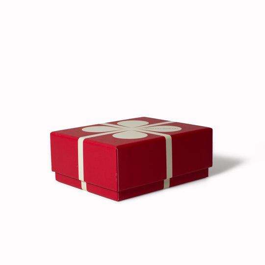 The set contains four dynamic scents for the home as votives: leather, dark rum, bergamot + otto. inspired by favourite memories + unique elements of nature, these vibrant aromas will scent your home with feelings of joy.&nbsp;