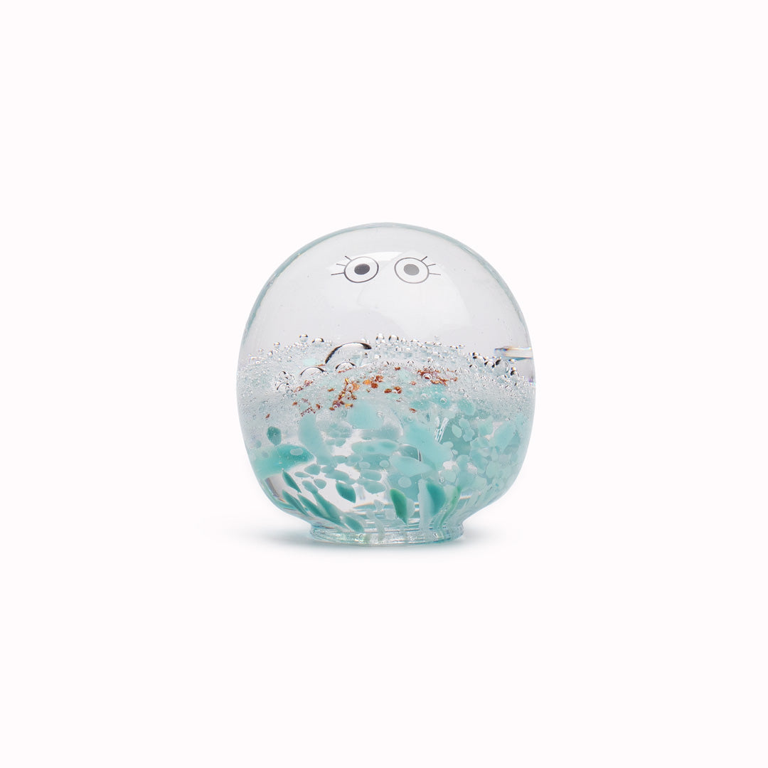 The stunning Crystal Blob provides a contemporary ornamental colour punch and personality to your home décor, and some shapes may even double as a highly decorative paper weight