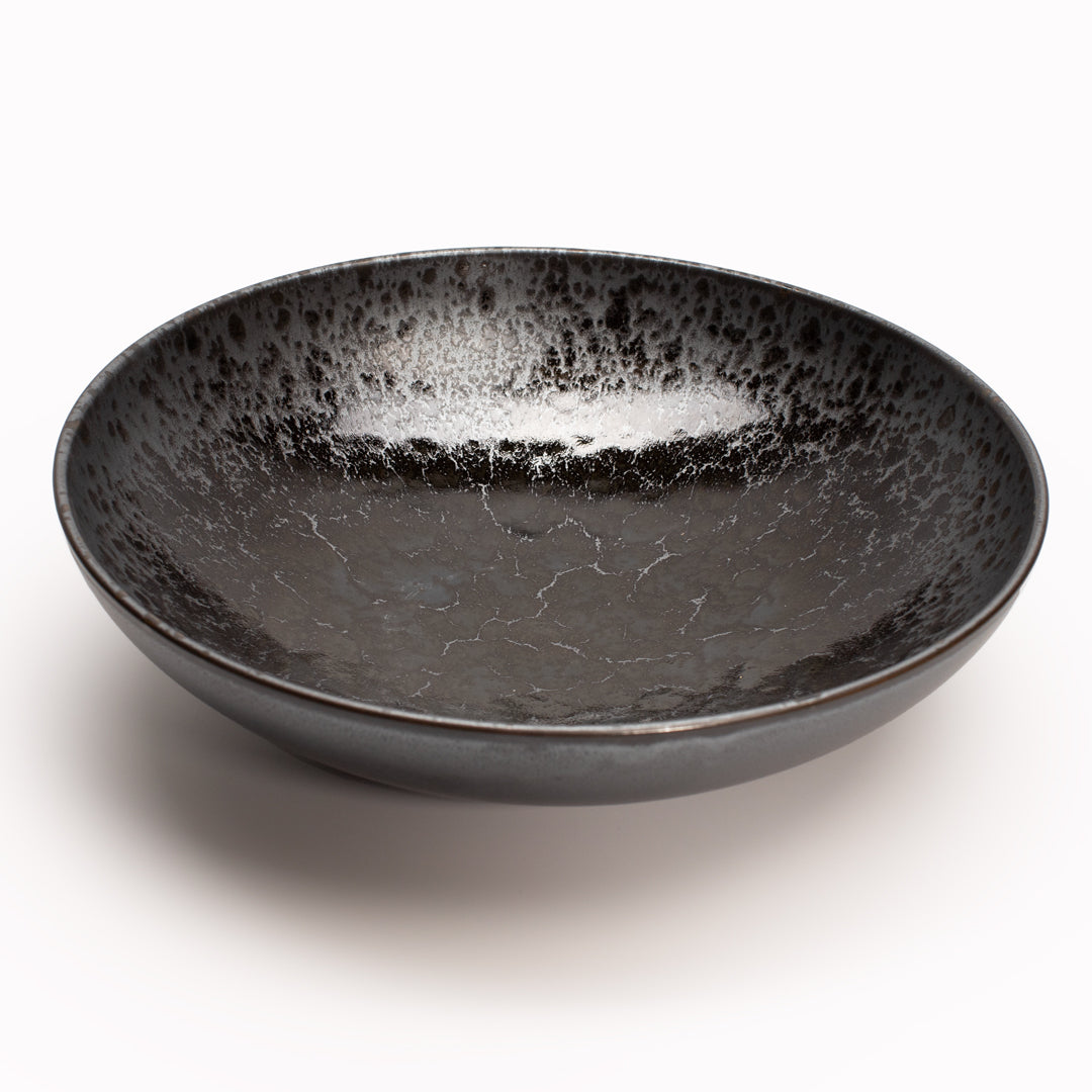 This Serving Bowl is made of 'Minoyaki' porcelain and is 28cm in diameter and 7.5cm high,  no two pieces are the same, due to the unique hand glazing technique used to create this pattern.