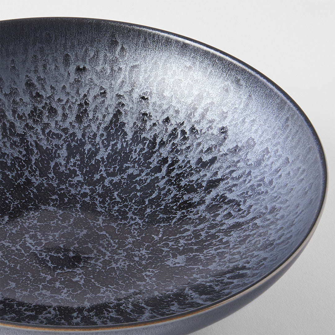 This Serving Bowl is made of 'Minoyaki' porcelain and is 28cm in diameter and 7.5cm high,  no two pieces are the same, due to the unique hand glazing technique used to create this pattern. Detail Image