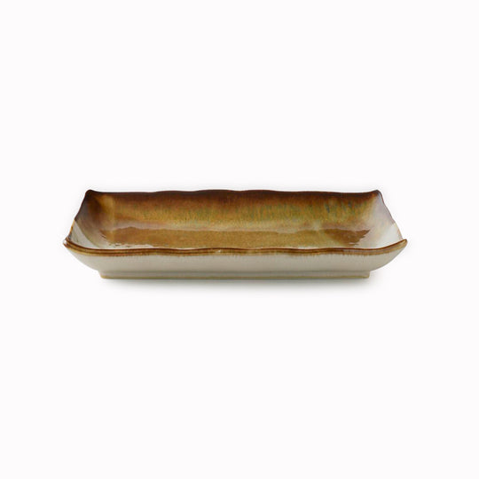 A versatile rectangular shaped serving platter for sushi, gyoza and more. Made from Japanese porcelain with a neutral earthy toned glaze