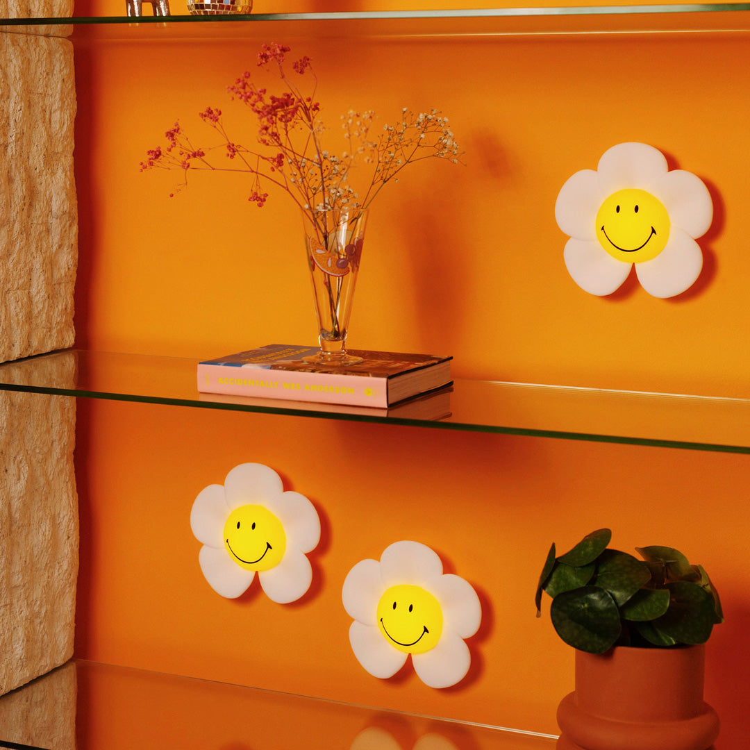 The Mr Maria Smiley Daisy lamp is a delightful addition to any room, offering not just illumination but also a touch of timeless joy with the Smiley brand - Lifestyle