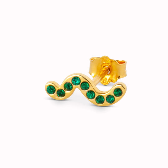 Snaky single stud earring from LULU Copenhagen is a voluminous style with 9 mini green crystals for added sparkle