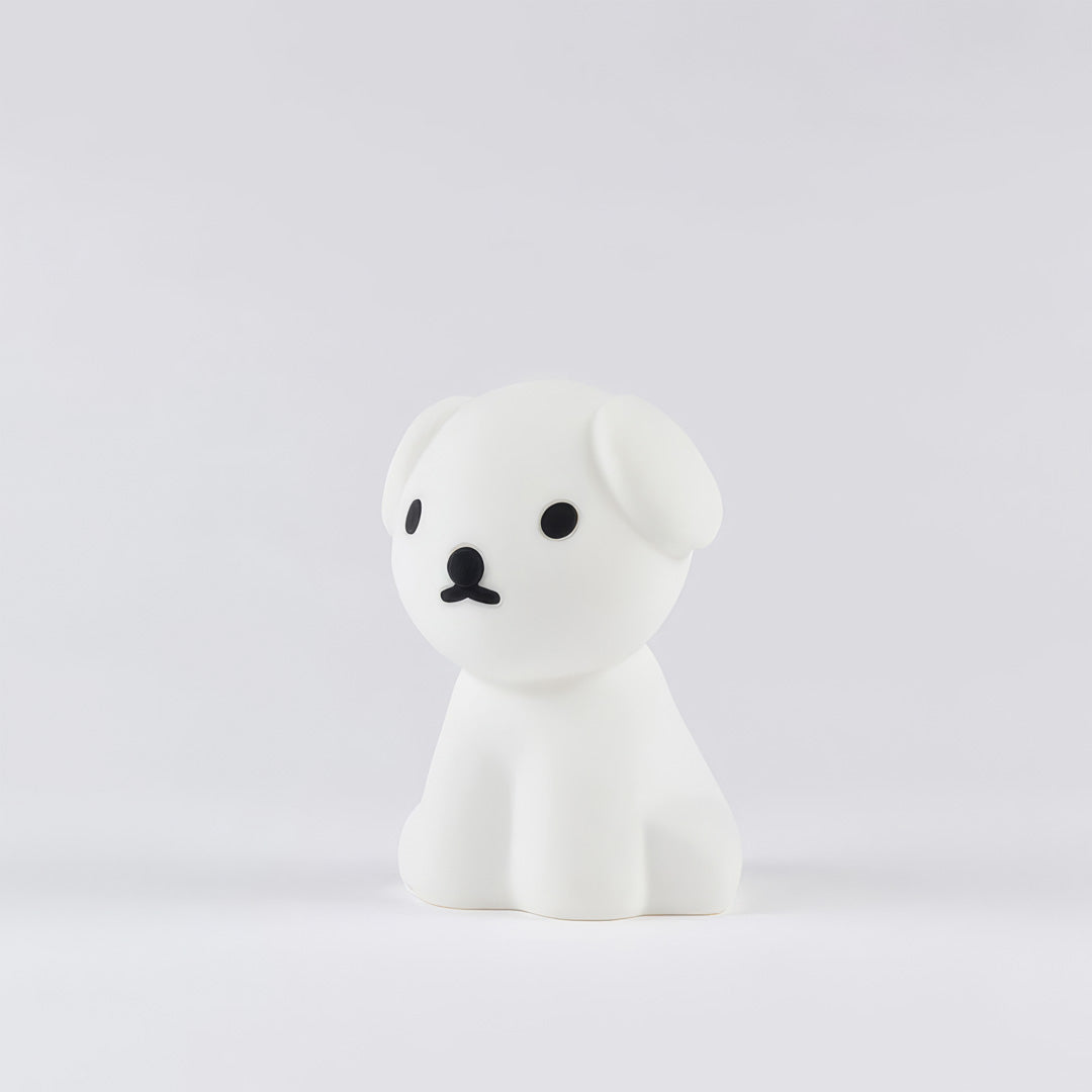 The Snuffy Bundle of Light Nightlight is made of soft silicone and gives a peaceful and subtle light.

This little friend with a gentle smile will keep a close eye when bedtime comes.