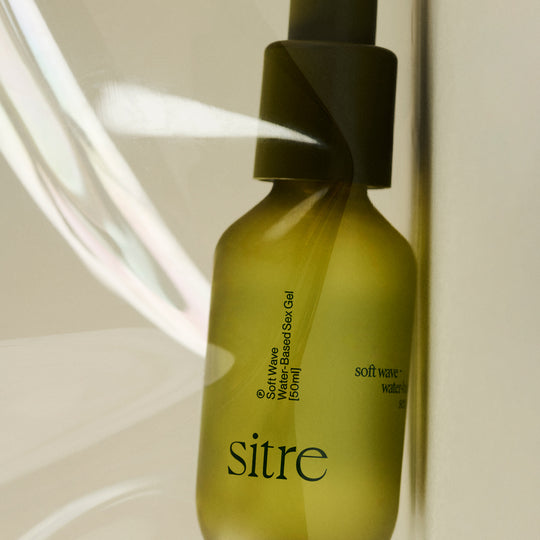 Soft Wave is the essential travel companion for your washbag. This 50ml water-based gel is crafted to mimic the body’s natural moisture