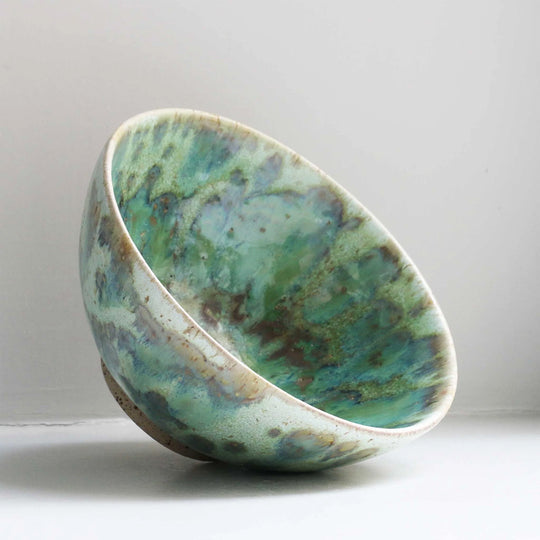 The Spring Bowl has a wide and heavy foot making it not only functional but also a classic piece of Studio Arhoj design. 