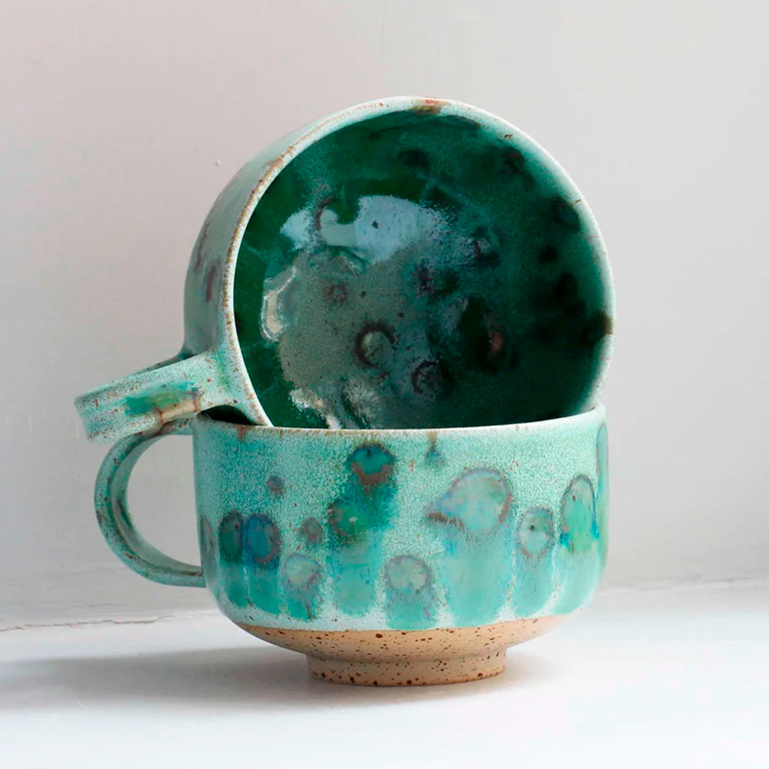 The Mion Mug is a large thick glazed stoneware mug, ideal for hot chocolate, soup, long lattes or anyone that likes a BIG cuppa in the morning.