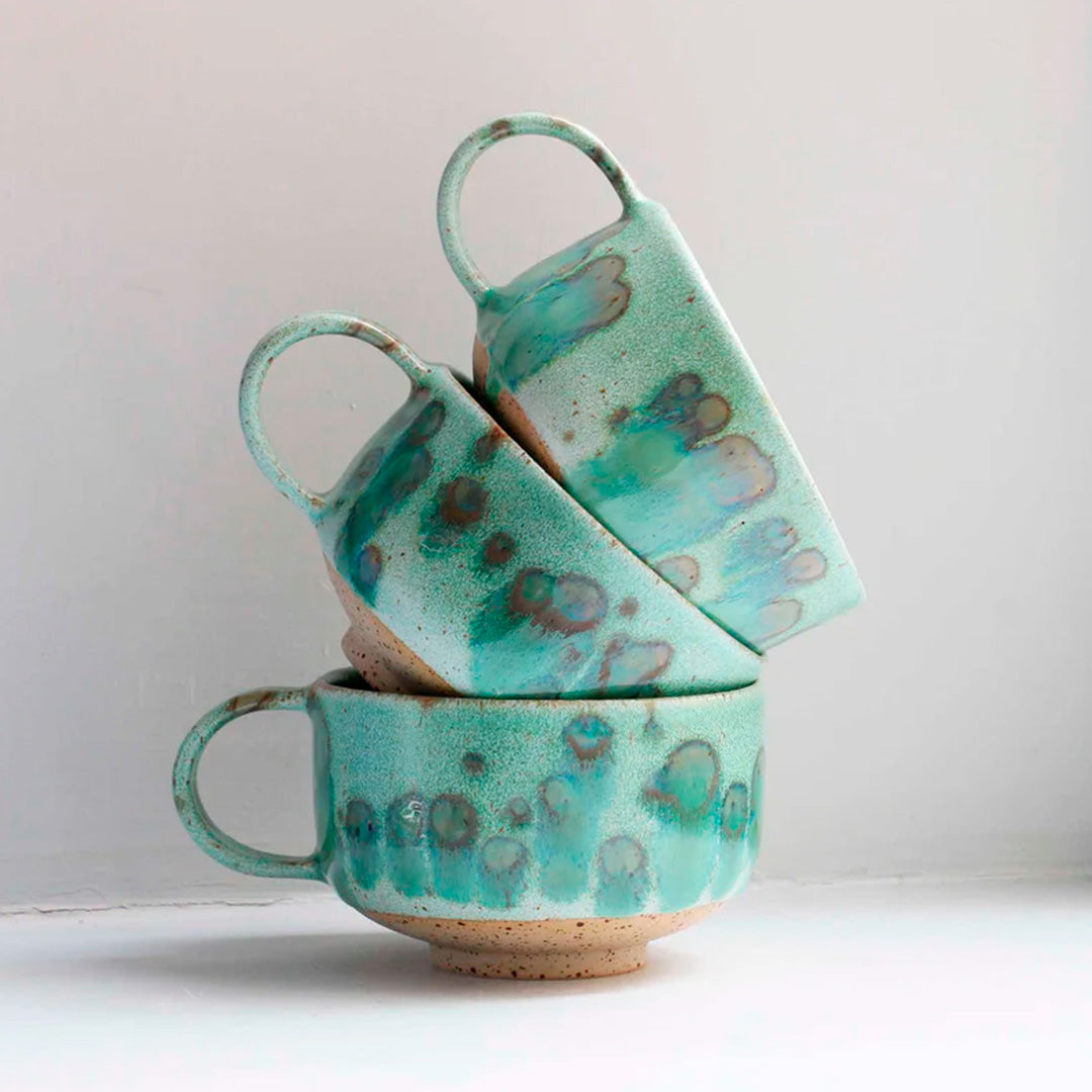 The Mion Mug is a large thick glazed stoneware mug, ideal for hot chocolate, soup, long lattes or anyone that likes a BIG cuppa in the morning.