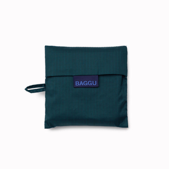 The Standard Baggu is a highly functional and environmentally conscious choice for everyday carrying needs.