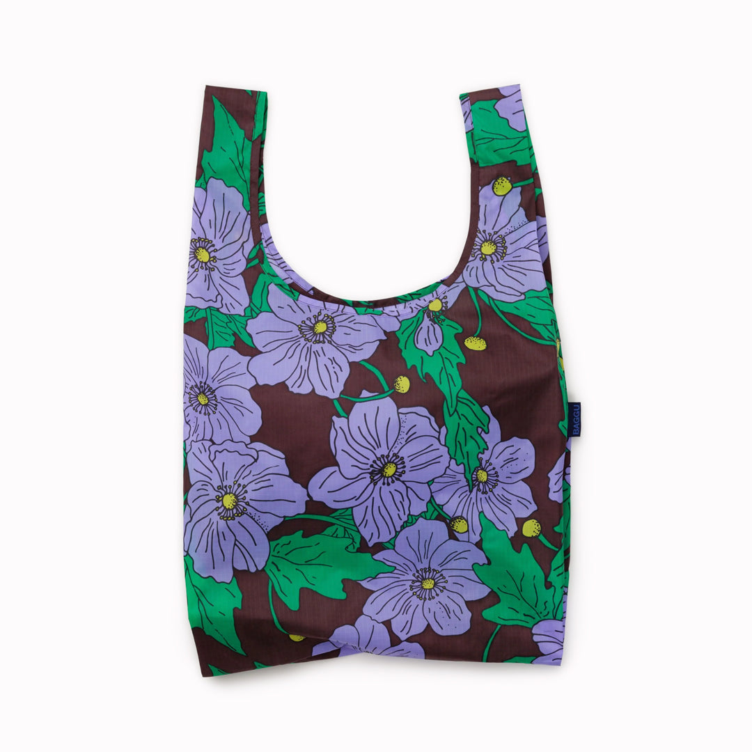 The Standard Baggu is a highly functional and environmentally conscious choice for everyday carrying needs. 