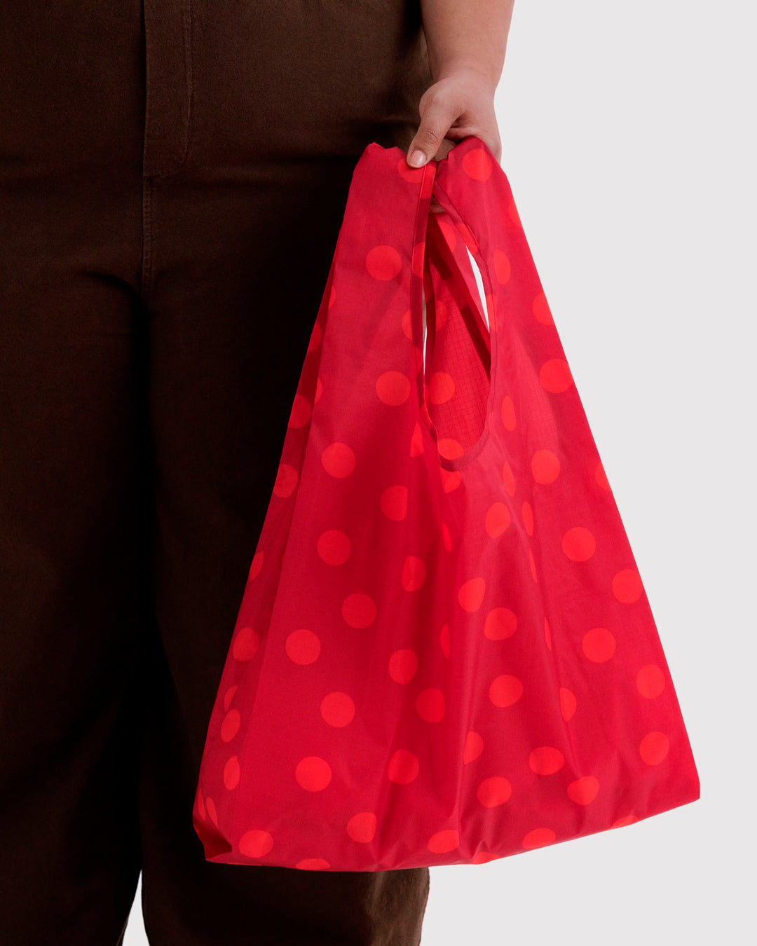 The Standard Baggu Shopper is a highly functional and environmentally conscious choice for everyday carrying needs.