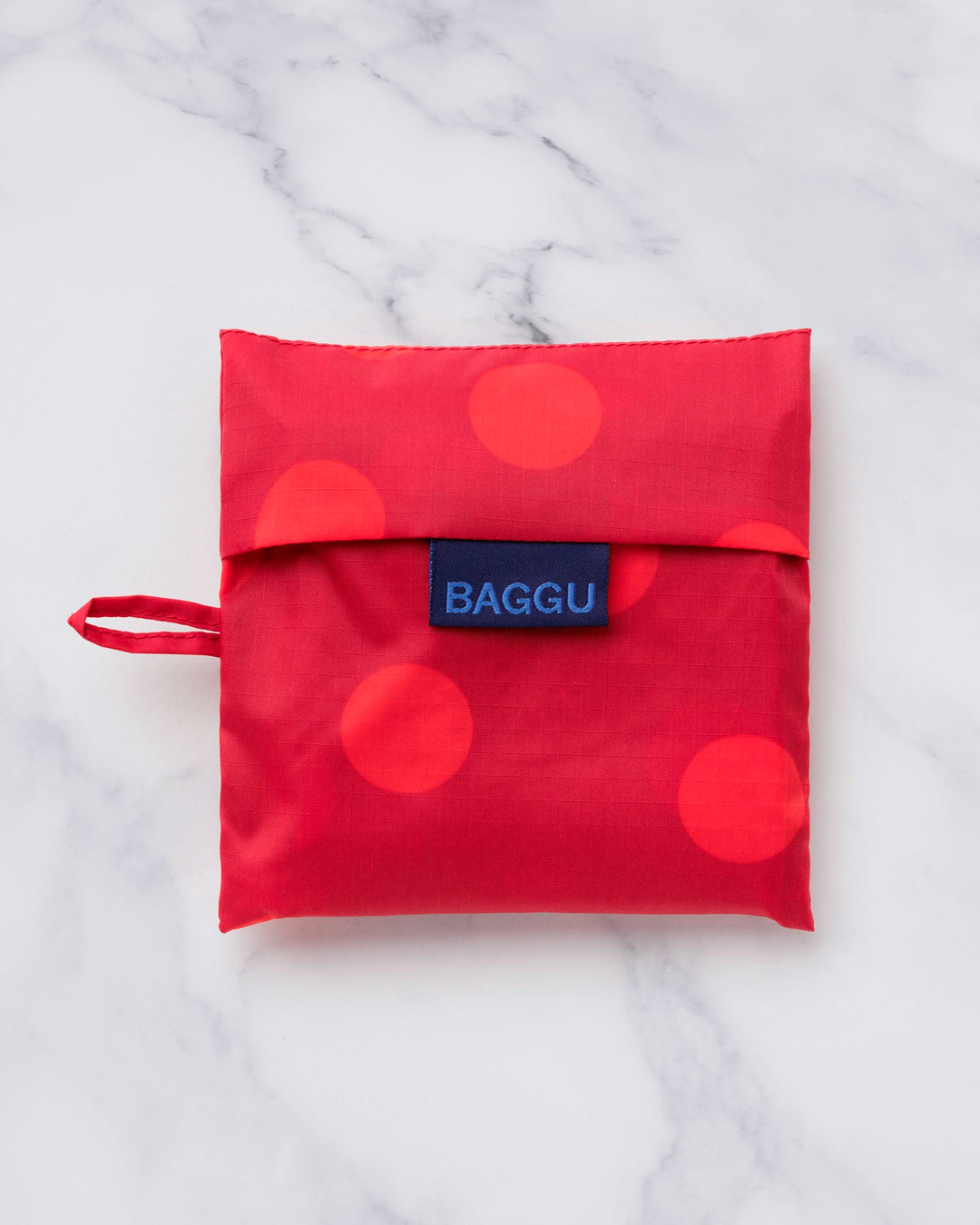 The Standard Baggu Shopper is a highly functional and environmentally conscious choice for everyday carrying needs.