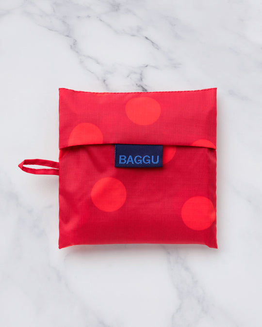 The Standard Baggu Shopper is a highly functional and environmentally conscious choice for everyday carrying needs.
