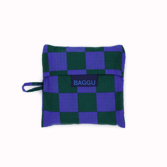 Reusable shopping bags by Californian maker Baggu made from super strong ripstop nylon to transport pretty much anything