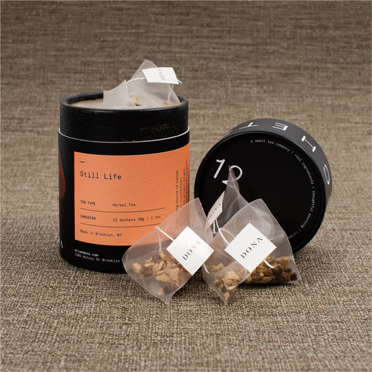 Still Life Herbal Tea Sachets is a caffeine‑free, spice‑forward herbal blend that reimagines classic masala chai. Crafted from single‑origin ginger, cinnamon, cardamom, fennel and black pepper