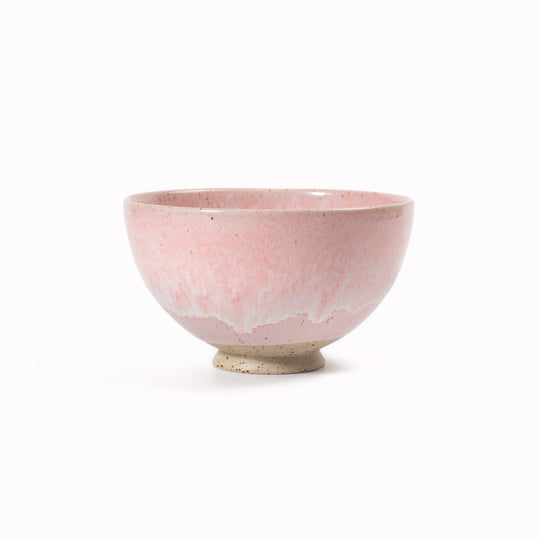 The Sun Bowl by Studio Arhoj is a low, open stoneware bowl designed for serving and shared dining. Part of the Edo Series, it reflects the studio’s focus on expressive ceramics where bold glaze work meets simple, functional forms.