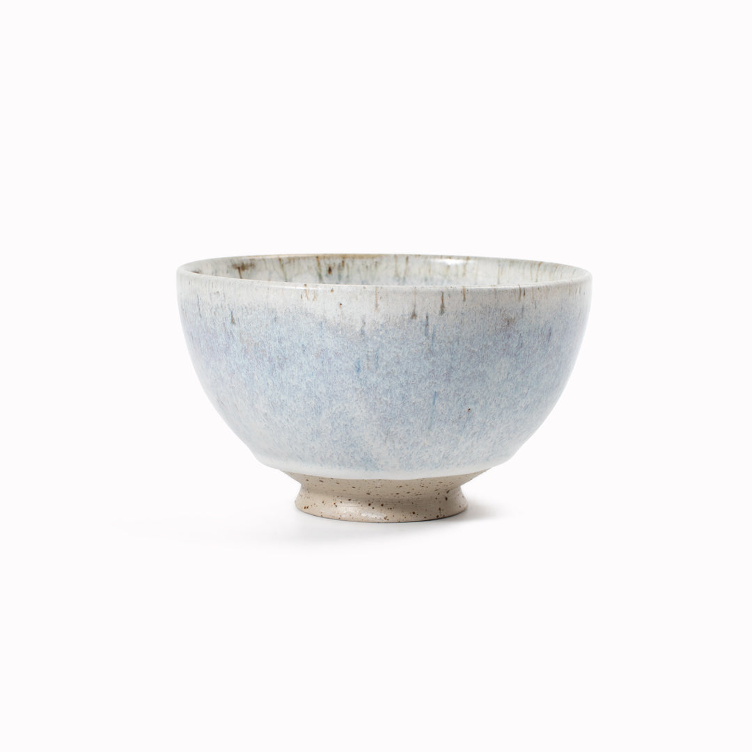 The Sun Bowl by Studio Arhoj is a low, open stoneware bowl designed for serving and shared dining. Part of the Edo Series, it reflects the studio’s focus on expressive ceramics where bold glaze work meets simple, functional forms.