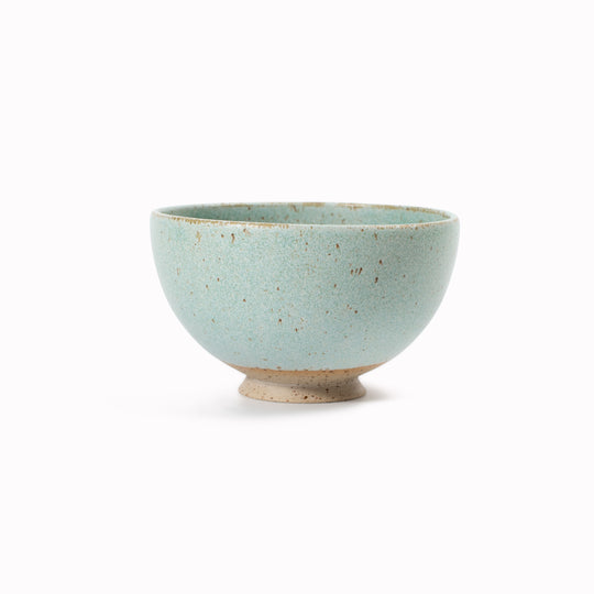 The Sun Bowl by Studio Arhoj is a low, open stoneware bowl designed for serving and shared dining. Part of the Edo Series, it reflects the studio’s focus on expressive ceramics where bold glaze work meets simple, functional forms.