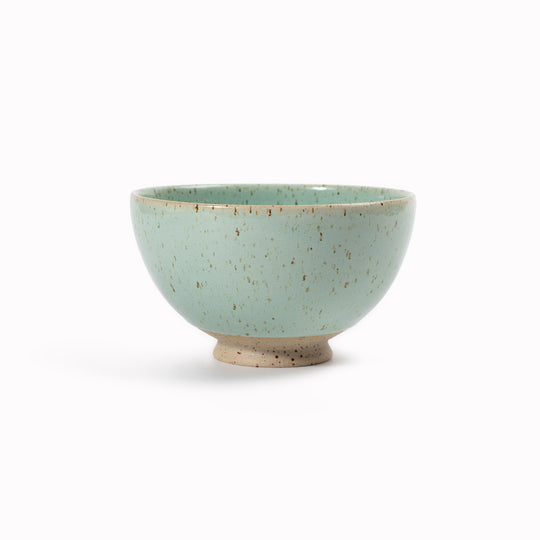The Sun Bowl by Studio Arhoj is a low, open stoneware bowl designed for serving and shared dining. Part of the Edo Series, it reflects the studio’s focus on expressive ceramics where bold glaze work meets simple, functional forms.