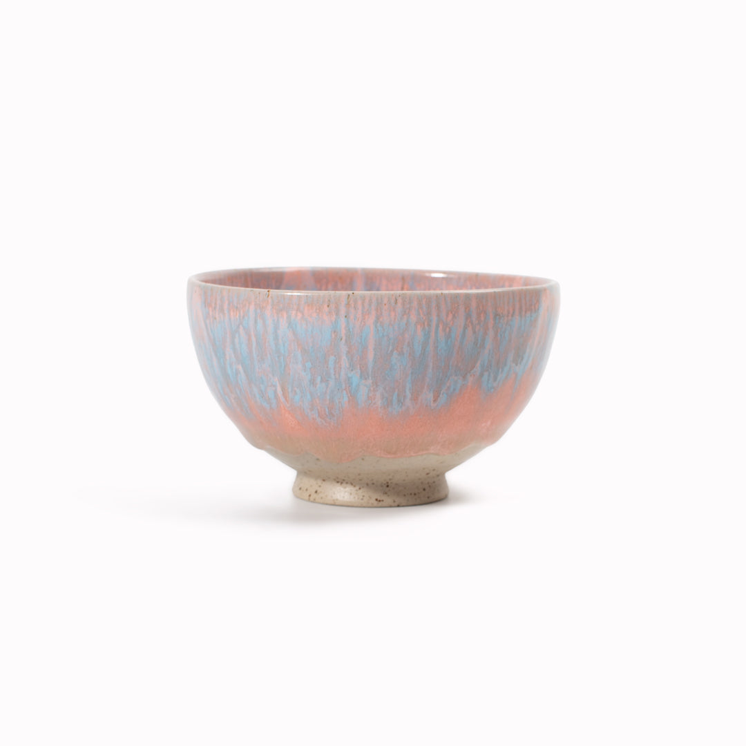 The Sun Bowl by Studio Arhoj is a low, open stoneware bowl designed for serving and shared dining. Part of the Edo Series, it reflects the studio’s focus on expressive ceramics where bold glaze work meets simple, functional forms.