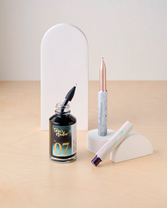 Each piece has a slightly unique finish, with subtle variations in tone that reflect its previous life. Designed for journaling, note-taking and sketching, it delivers a clean, consistent line while actively reducing plastic waste.