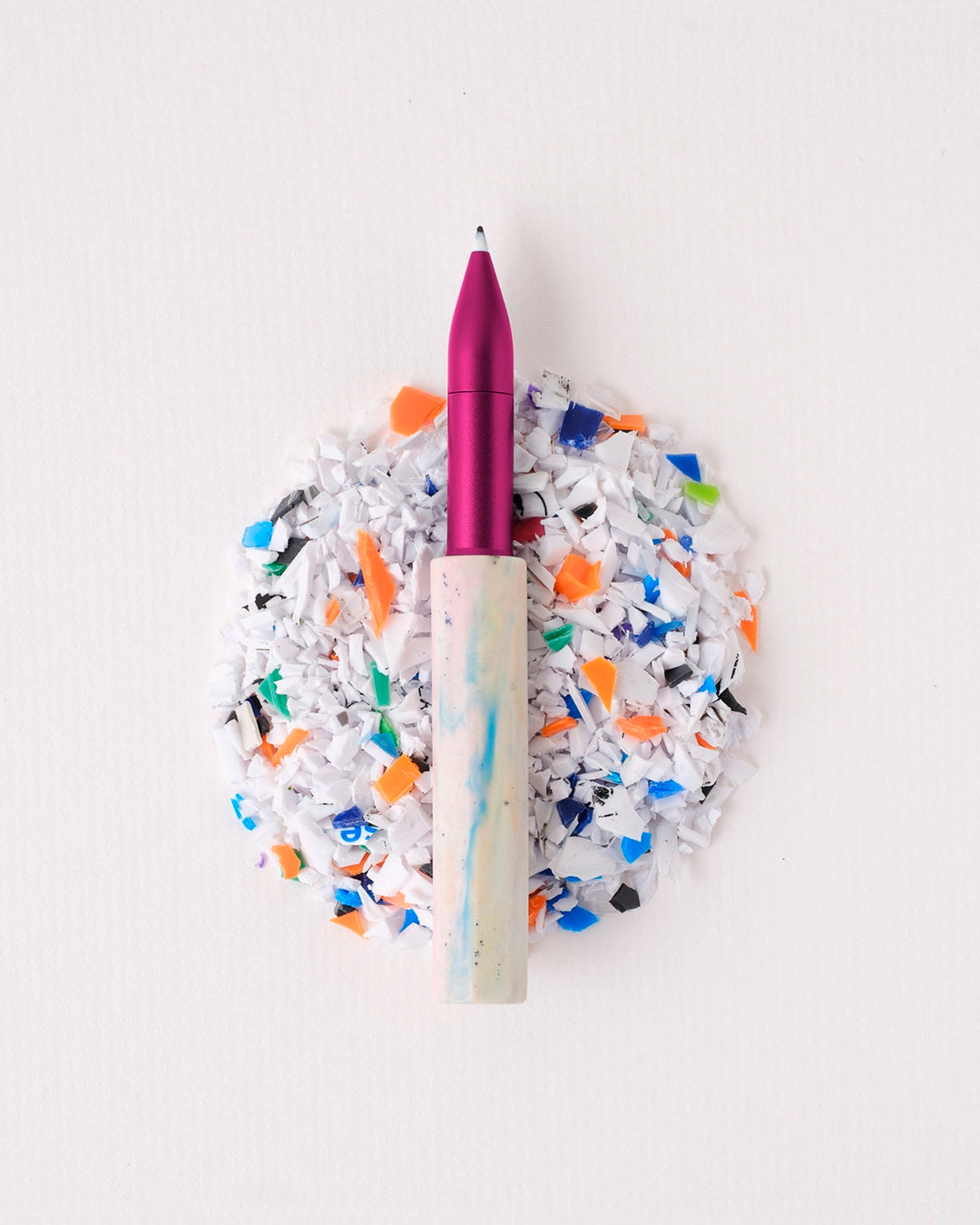 Each piece has a slightly unique finish, with subtle variations in tone that reflect its previous life. Designed for journaling, note-taking and sketching, it delivers a clean, consistent line while actively reducing plastic waste.