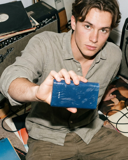 The Gomi Translucent Midnight 10000 mAh Power Bank is a powerful UK made device charger that is entirely made from re-purposed and recycled materials.&nbsp;