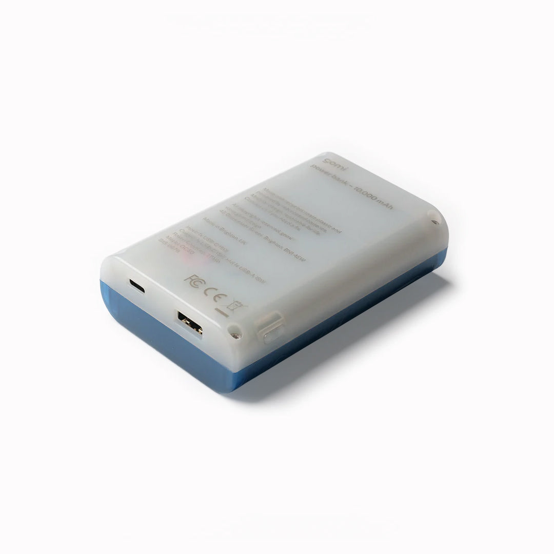 The Gomi Translucent Midnight 10000 mAh Power Bank is a powerful UK made device charger that is entirely made from re-purposed and recycled materials.&nbsp;