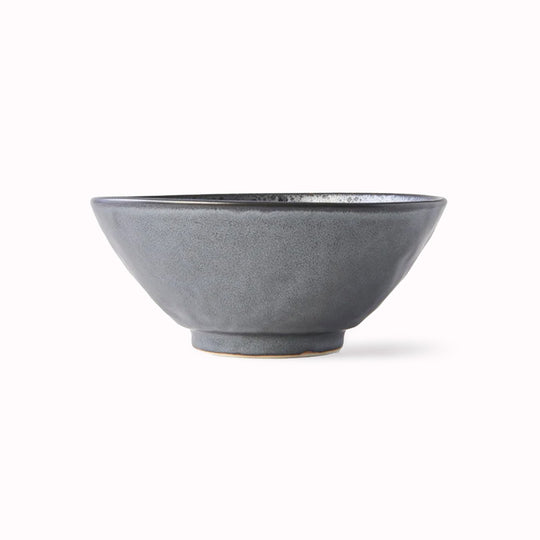 This 20cm Black Pearl Udon Bowl is made of 'Minoyaki' porcelain and is 20cm in diameter and 8.5cm high,  no two pieces are the same, due to the unique hand glazing technique used to create this pattern.
