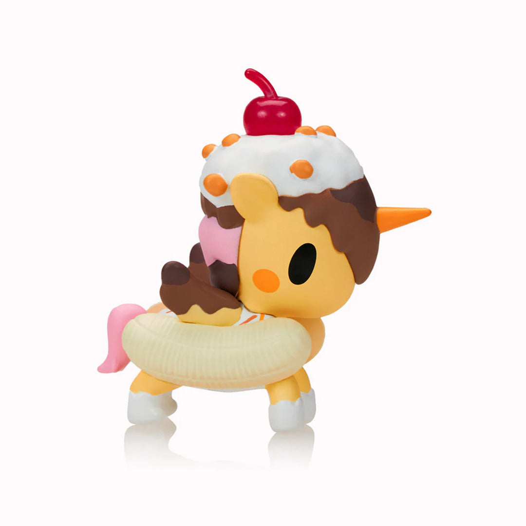 Discover the sweet charm of the Ice Cream Shop Unicorno collection, where nine adorable blind box figures celebrate the joy of frozen treats.