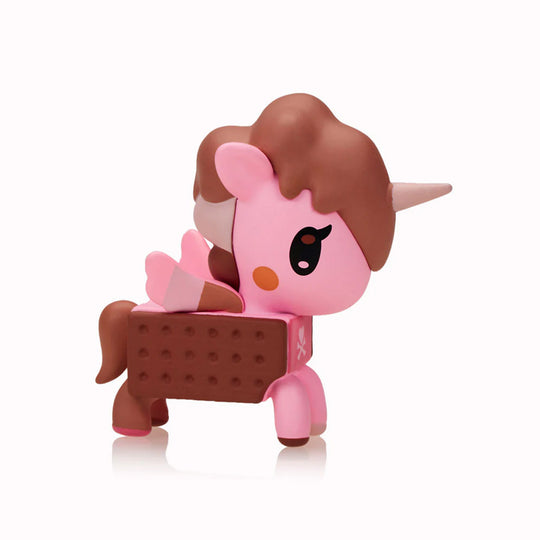 Discover the sweet charm of the Ice Cream Shop Unicorno collection, where nine adorable blind box figures celebrate the joy of frozen treats.