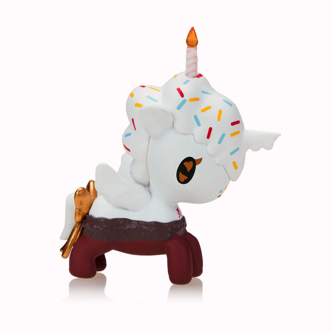 Discover the sweet charm of the Ice Cream Shop Unicorno collection, where nine adorable blind box figures celebrate the joy of frozen treats.