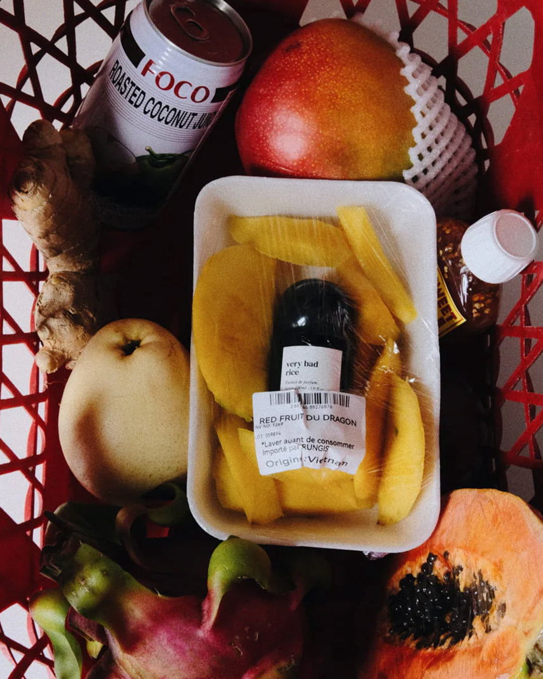 Versatile Paris’s Very Bad Rice Extrait de Parfum is deliberately off-centre. It takes a familiar note — soft, starchy rice — and pushes it somewhere darker, more textural. The opening leans subtly savoury.