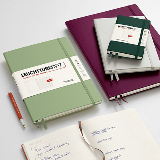 The Composition Weekly Planner + Notebook 2025 is Leuchtturm1917's combined Planner and Notebook, from January 2025 to December 2025. It comes in a choice of colours.