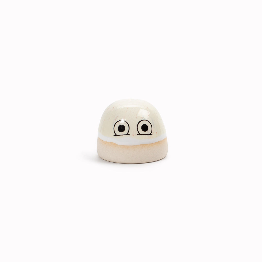 Familia Dot | Ceramic Figurine | Whites
