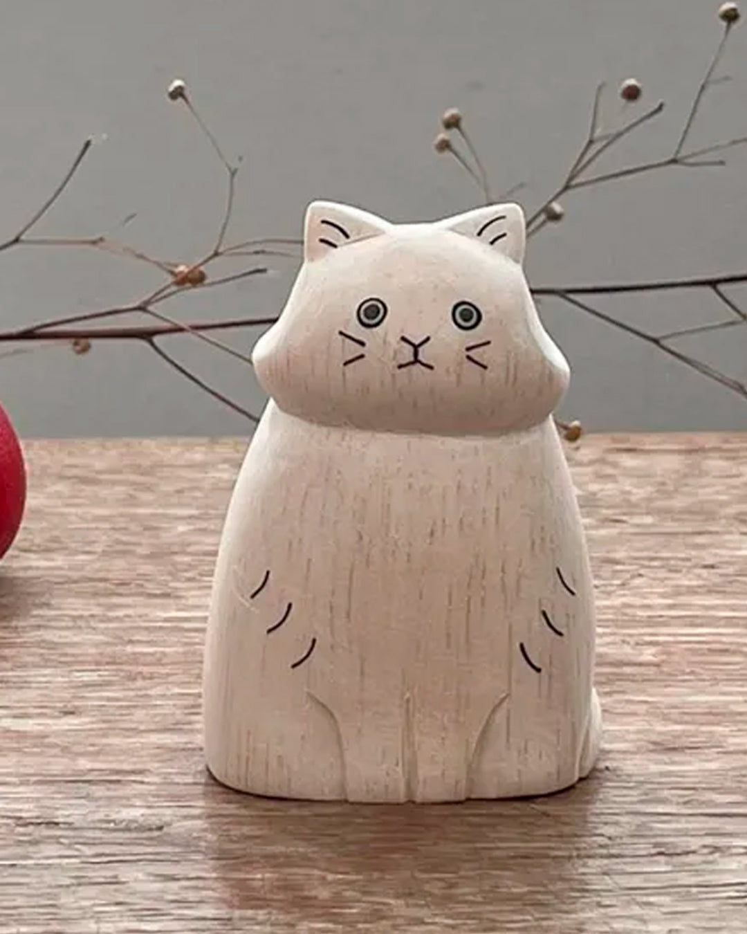 Decorative white wooden cat from the Pole Pole collection by Japanese brand T-Lab.&nbsp;