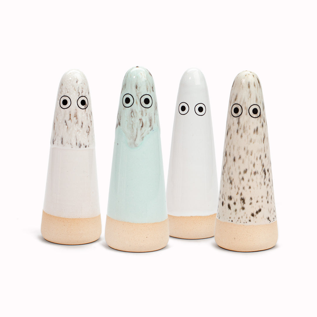 These mainly white Ghosts provides a contemporary ornamental contrast colour and personality to your home decor and also doubles as a ring holder.