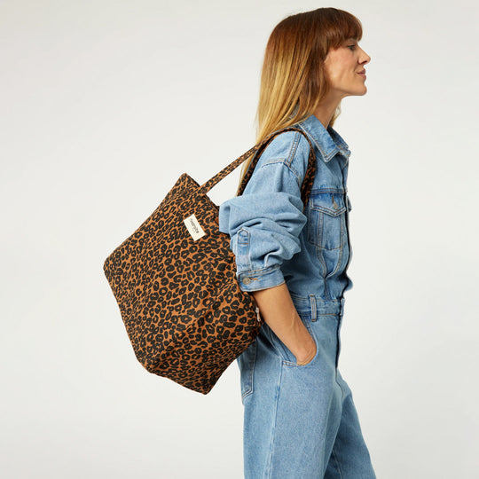 Célestins bag from Parisian brand Rive Droite is a chic canvas overnight travel bag with enough room for a night away (or 2 if you pack light!). The eternal classic Leopard print design is from their Wild Tribe Collection.
